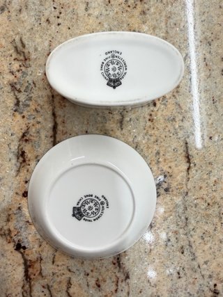Jarrón Royal Worcester con plato y caja