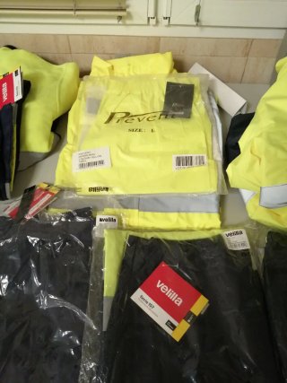 Ropa de trabajo Velilla: Chaquetas y pantalones