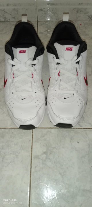 Zapatillas Nike Blancas y Rojas