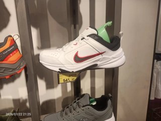 Zapatillas Nike Blancas y Rojas
