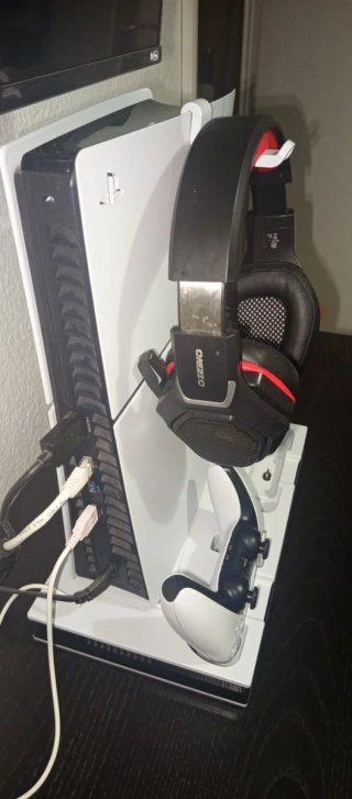 PS5 con DualSense, Base di Raffreddamento e Cuffie