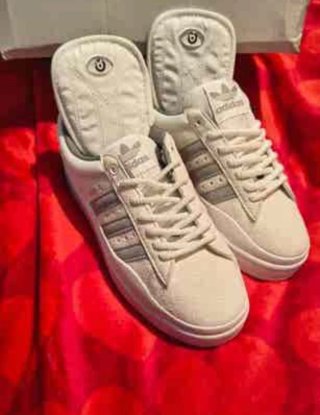 Tenis Gris y Blanco