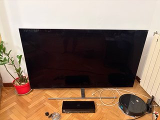 Se trata de un televisor Samsung QLED de 65 pulgad