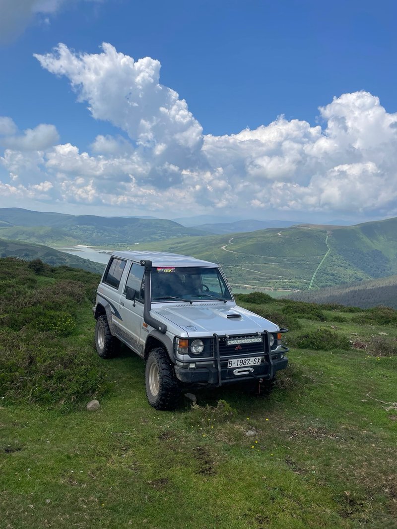 Mitsubishi Montero 1987 - foto 1
