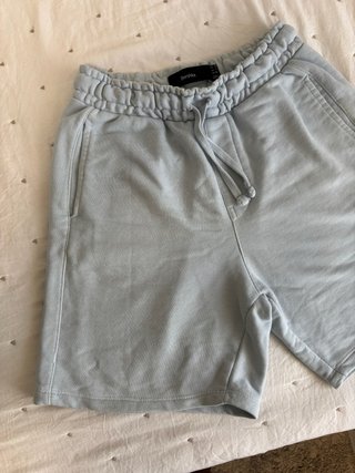 Pantalón corto chándal Bershka azul