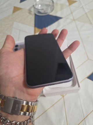 iPhone 11 64GB Morado