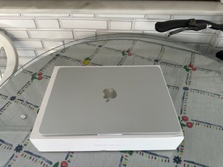 MacBook Air 2022 M2 Plata