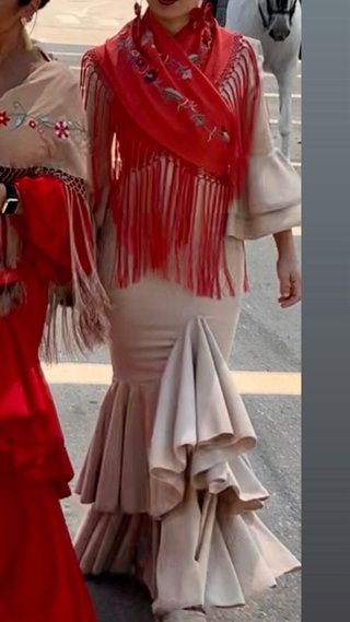 Vestido Flamenca Beige