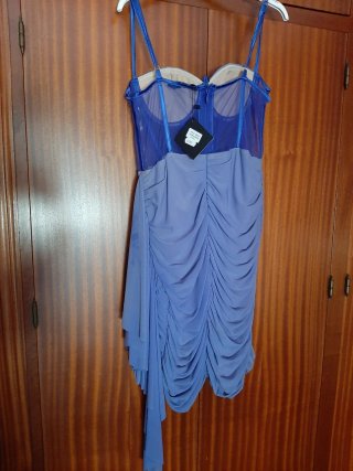 Vestido azul con transparencias