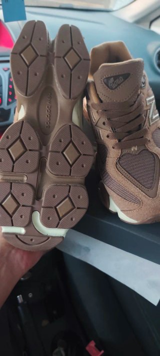 Zapatillas New Balance 9060 Beige/Marrón