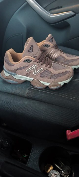 Zapatillas New Balance 9060 Beige/Marrón