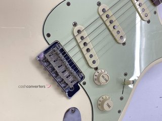 guitarra electrica fender stratocaster