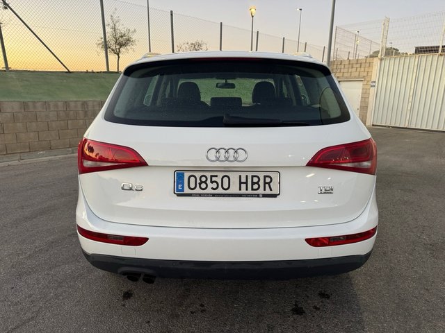 Audi Q5 quattro 2011
