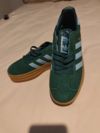 Zapatillas Adidas Verdes y Azules