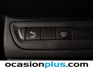 Peugeot 2008 BlueHDi 100 Signature 73 kW (100 CV)