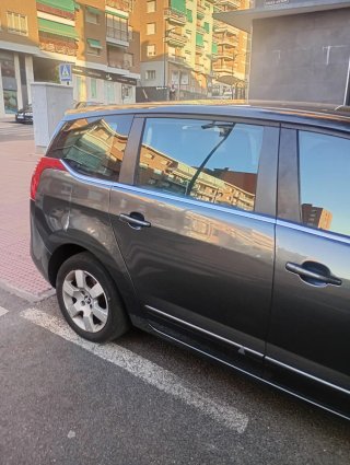 Peugeot 5008 2014
