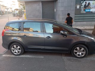 Peugeot 5008 2014