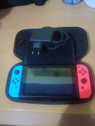Nintendo Switch Azul y Rojo
