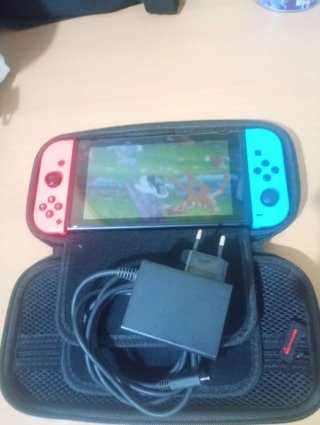 Nintendo Switch Azul y Rojo