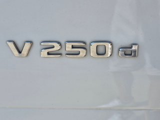 Mercedes V250d 4Matic Avantgarde AMG 190CV 7 Plz