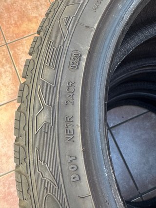 4 Neumáticos Goodyear Eagle UltraGrip GW3 RunFlat