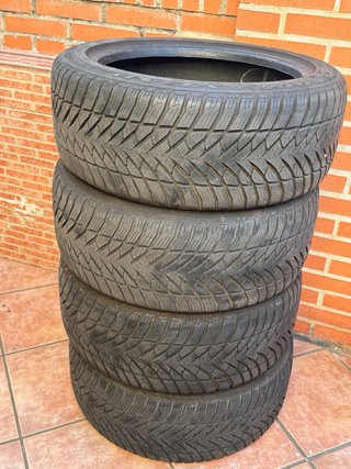 4 Neumáticos Goodyear Eagle UltraGrip GW3 RunFlat