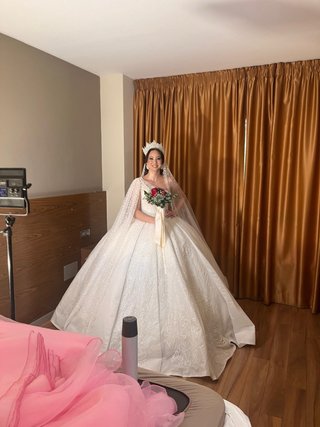 Vestido de Novia Gitana Blanco y Rojo