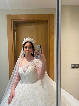 Vestido de Novia Gitana Blanco y Rojo