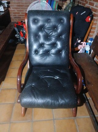 Butaca de cuero estilo clásico