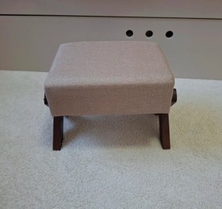 Sgabello moderno tessuto e legno