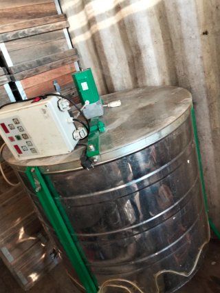 Extractor de miel saf modelo málaga.