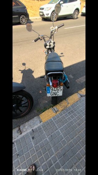 Moto Moped Plata y Negro