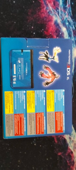CAJA Nintendo 3DS XL Edición Limitada Pokémon X Y