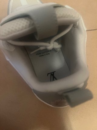 Louis Vuitton Skate Blancas Talla 42