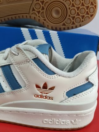 Zapatillas Adidas Forum Talla 40 ⅔ Marfil y Azul