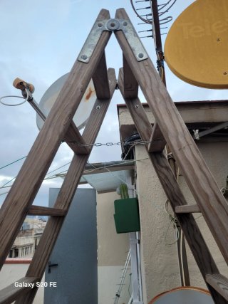 Escalera de madera para pintor