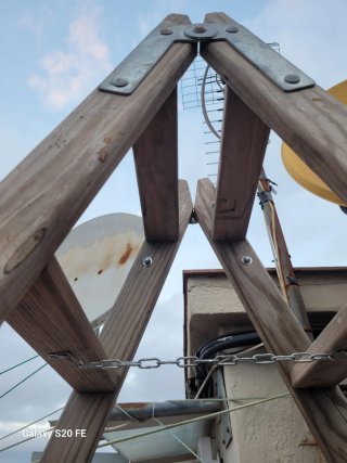Escalera de madera para pintor