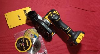 Mini sierra Dewalt DCS438N