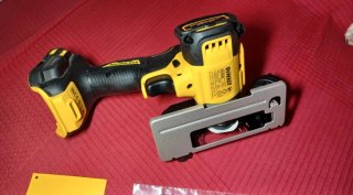 Mini sierra Dewalt DCS438N