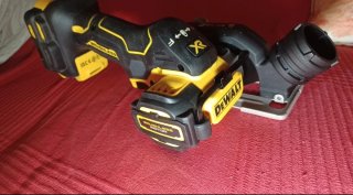Mini sierra Dewalt DCS438N