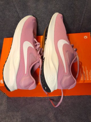 Nike Revolution 7 rosas talla 40.5 nuevas