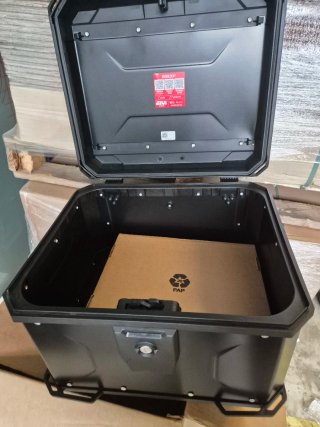 Maleta Givi 44L Negro Aluminio + parrilla montaje
