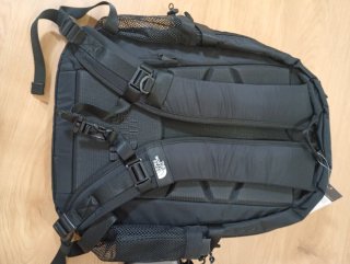 Mochila The North Face 30L Negra y Gris
