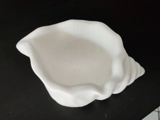 Portacandele/svuotatasche gesso a forma di conchig