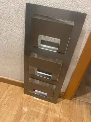 Revistero metálico de pared IKEA Kvissle