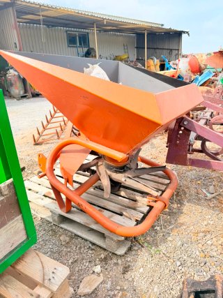 Abonadora Naranja