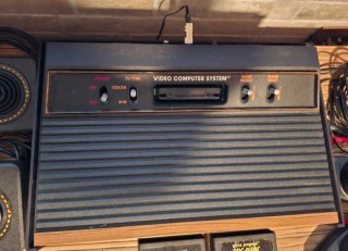 Atari 2600 Console con Joystick e Giochi