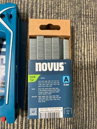 Grapadora manual NOVUS TOOLS J-15 + grapas