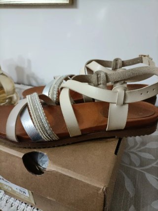 Sandali Bata donna beige e argento