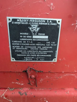Empacadora Massey Ferguson 15-8